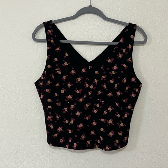 Cabi Style 4207 Black Abstract Floral Cropped Lean Tank Tank Women’s Size Medium - Picture 1 of 8